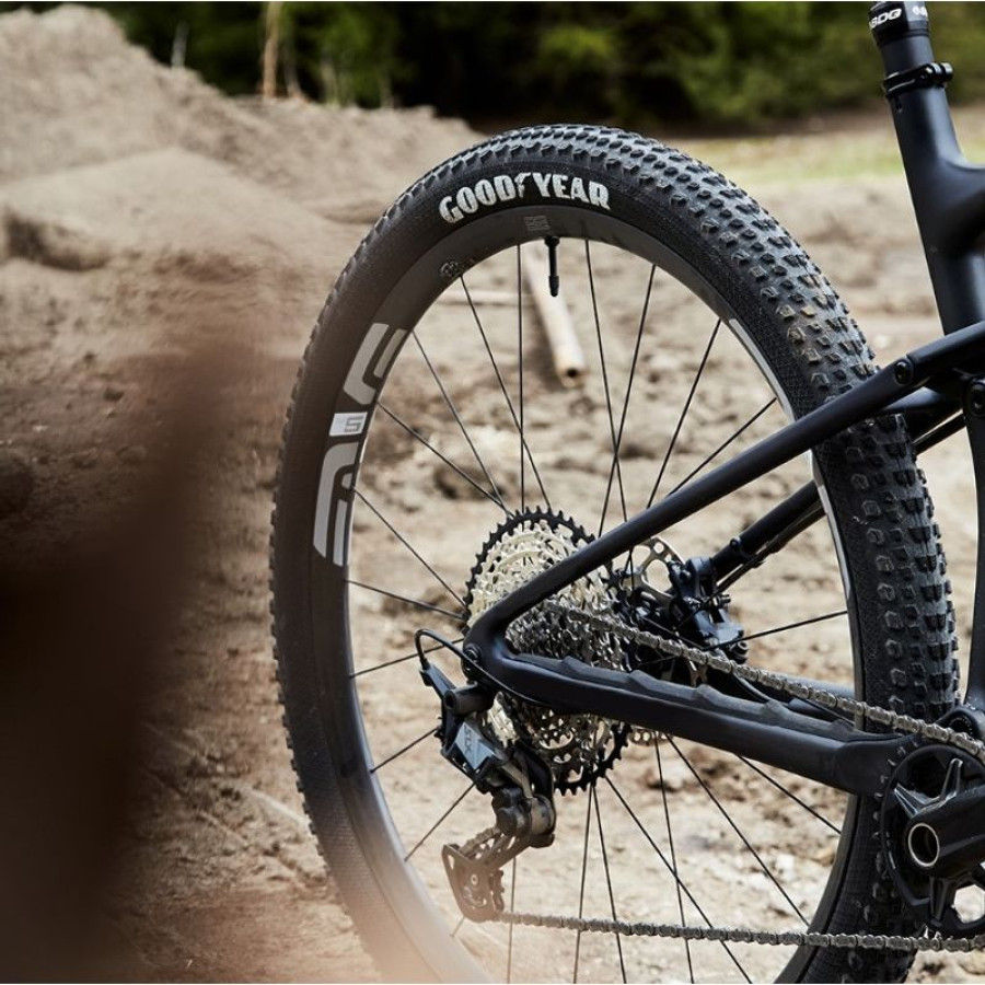 Peak Ultimate Tubeless Complete 2.25 Peak Ultimate Tubeless Complete 2.25